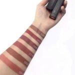 ⁦احمر شفاه مطفي من باستل⁩ - الصورة ⁦2⁩