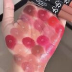 ⁦جولدن روز أحمر شفاة قلم كراون مطفي⁩ - الصورة ⁦2⁩