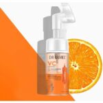 ⁦غسول رغوي منظف و مفتح للوجة بفيتامين سي من دكتور راشيل - 125 مل⁩ - الصورة ⁦2⁩